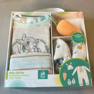 Baby Gift Set - romper one-piece, hat, slippers, mini carrot plush 12-18 months